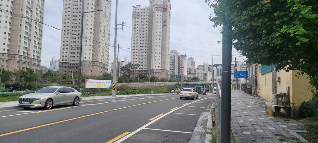 왼편 농지 / 오른편 주거지